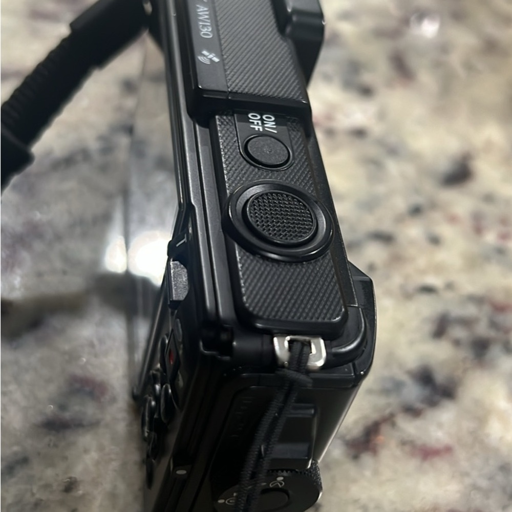 Nikon Coolpix 4K Compact Camera in Black - Picture 3 of 5